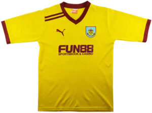 2011 Retro Burnley Away Shirt sml